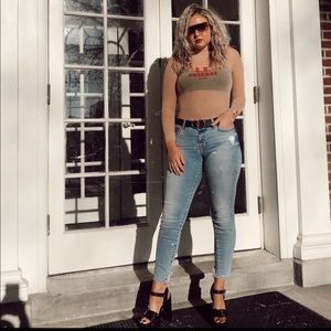 Lucky Denim Light Wash Distressed Skinny Jeans